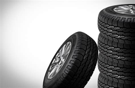 Iliustracija su skirtingais padangų dydžiais ir žymėjimais