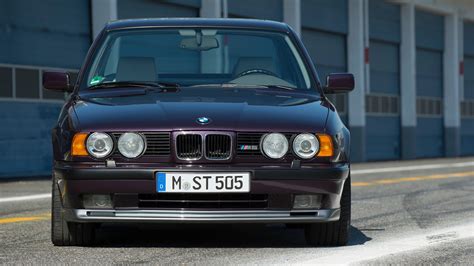 BMW E34 siluetas