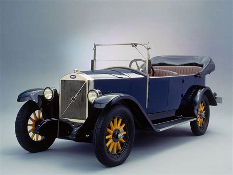 pirmasis Volvo ÖV4 automobilis