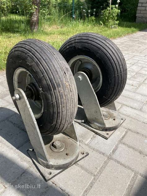 pneumatiniai ratai su plieniniais ratlankiais