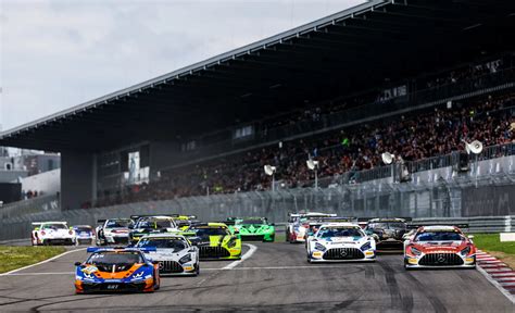 Automobilių lenktynių startas