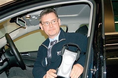 Įvairios automobilio elektroninės saugos sistemos