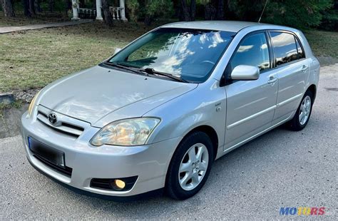 Toyota Corolla 2005 m. sedanų modelių nuotrauka