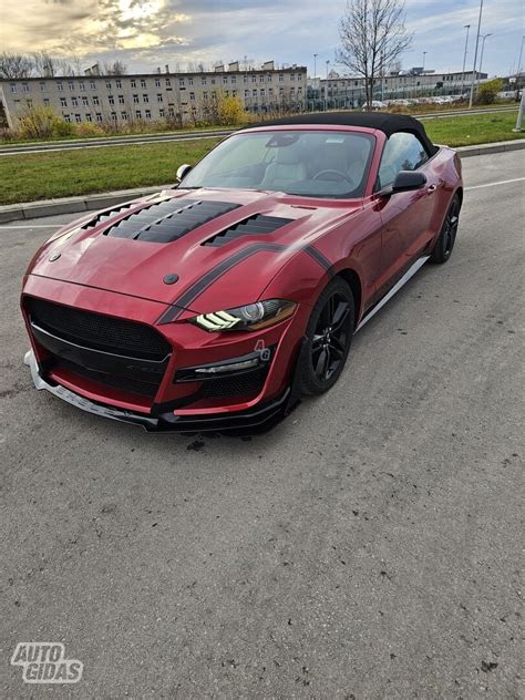 Ford Mustang kabrioletas atviras stogas