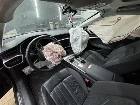 Automobilio salono surinkimas po restauracijos