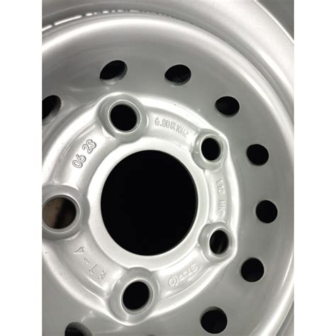 Įlenktas automobilio ratlankis