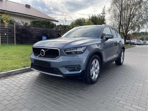 Infografika: Kuro sąnaudų palyginimas tarp Volvo S60 ir XC60 skirtingais varikliais