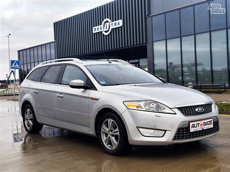 Ford Mondeo universalas interjeras