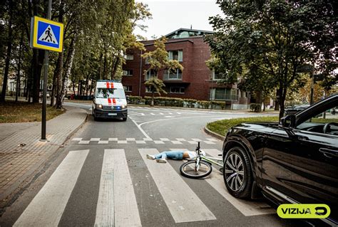 Dviračių ir automobilių eismo sankryža