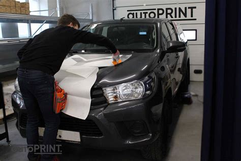 Procesas: automobilio apklijavimas plėvele