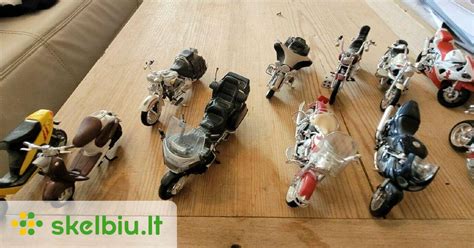Įvairūs motociklų vairų modeliai
