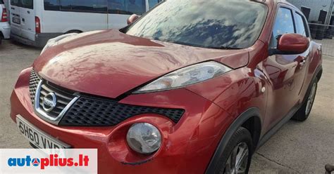 Nuotrauka su įvairių dydžių Nissan Juke padangomis