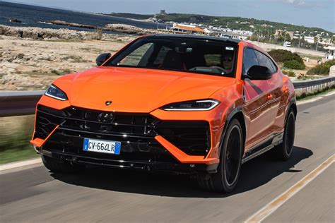 Lamborghini Urus automobilis