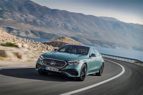 Saugaus vairavimo technologijos Mercedes-Benz E klasės automobilyje