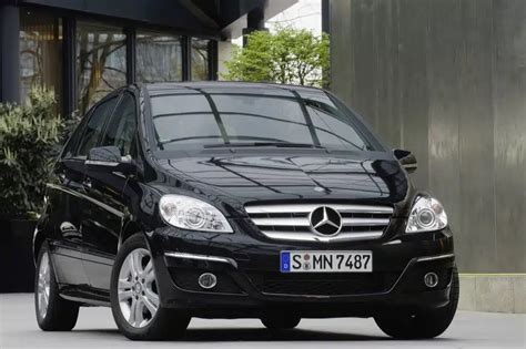 Mercedes-Benz B klasės automobilis