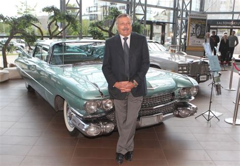 Stasio Brundzos muziejaus automobiliai istorinėje aplinkoje