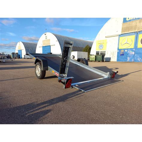 Toyota Hilux galinis bortas su stop žibintu