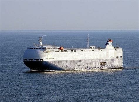 City of St. Petersburg - automobilius gabenantis laivas su SSS dizainu