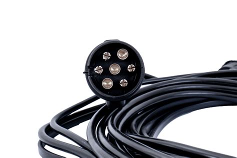 Įrankiai priekabos elektros instaliacijos remontui