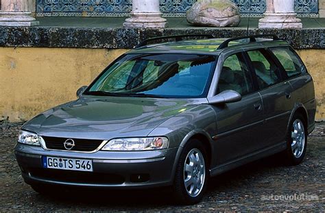 Opel Vectra Caravan interjero erdvė