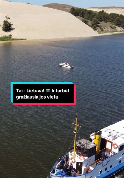 Vaizdas laivo navigacijos tilto su elektroniniais jūrlapiais