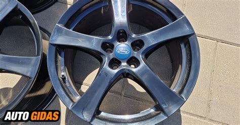 Ford Focus automobilio ratlankiai