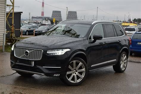 Grafikas, iliustruojantis vidutines kuro sąnaudas skirtingiems Volvo XC90 modeliams