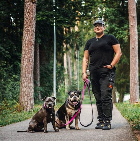 Šuo su šeimininku mokosi komandų