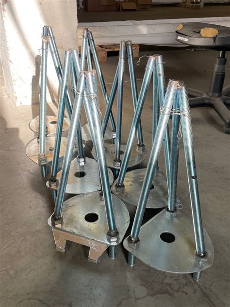 Stiebinio malūno pamato ir stiebo tvirtinimo būdai