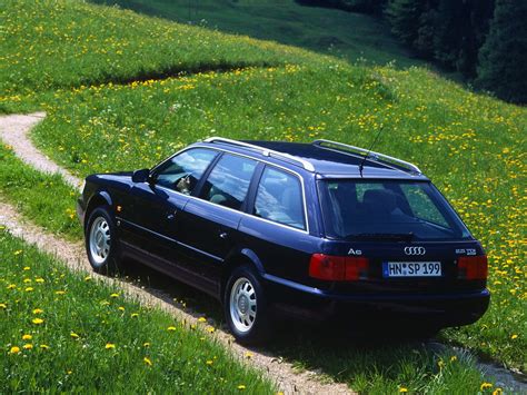 Audi C4 Avant interjeras