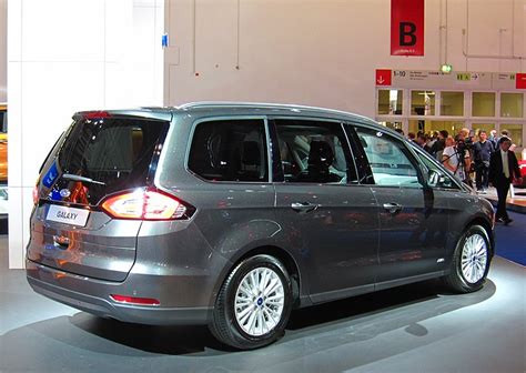 Ford Galaxy automobilio priekis
