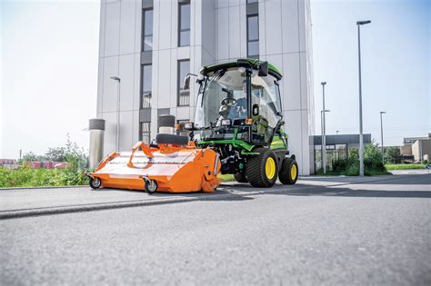 Rotacinės vejapjovės peilių sistema