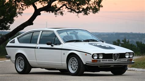 Alfa Romeo GT priekinės pakabos detalės