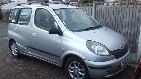 Toyota Yaris Verso 2001 m. modelio nuotrauka