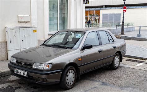 Nissan Sunny N14 modelio priekis