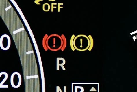 Imobilaizerio lemputės indikacija prietaisų skydelyje