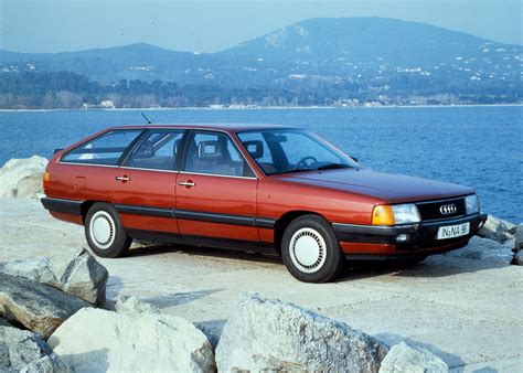 Audi 100 vakuuminių žarnų schema