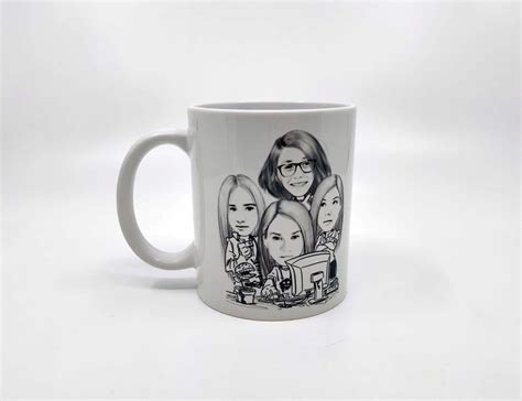 Nuotrauka su užrašu 