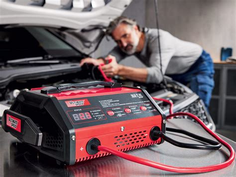 Automobilio akumuliatoriaus kroviklis