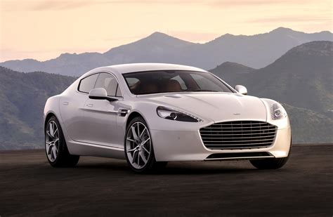 Aston Martin Rapide automobilio profilis