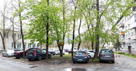 Parkavimo vietos daugiabučių kiemuose