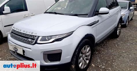 įvairių markių ir modelių automobiliai