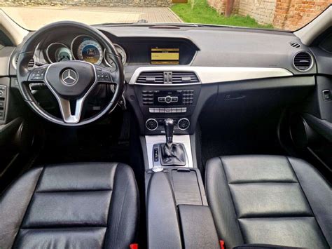 Mercedes-Benz C klasė W204 interjero dizainas
