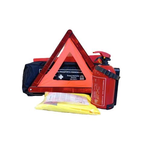 Būtinos saugos priemonės automobilyje: gesintuvas, vaistinėlė, trikampis, liemenė