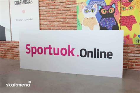 Reklaminiai stendai prie automagistralės