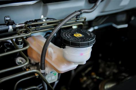 Stabdžių skysčio rezervuaras automobilyje