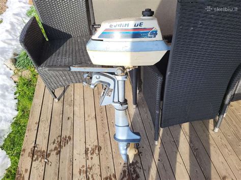 Pakabinamas jachtos variklis