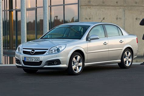 Opel Vectra C radiatoriaus išėmimas