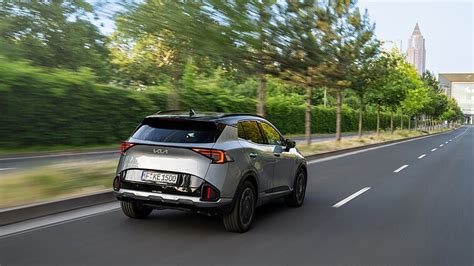 Grafikas su Toyota MPV degalų sąnaudomis mieste ir užmiestyje