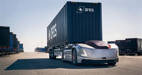 Autonominis sunkvežimis kelyje